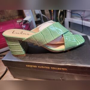 Lulu's NIB Ybarra Light Green Croc-Embossed Mules Size 9
